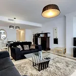 Modern 2-Bedroom Flat Next To The Sea