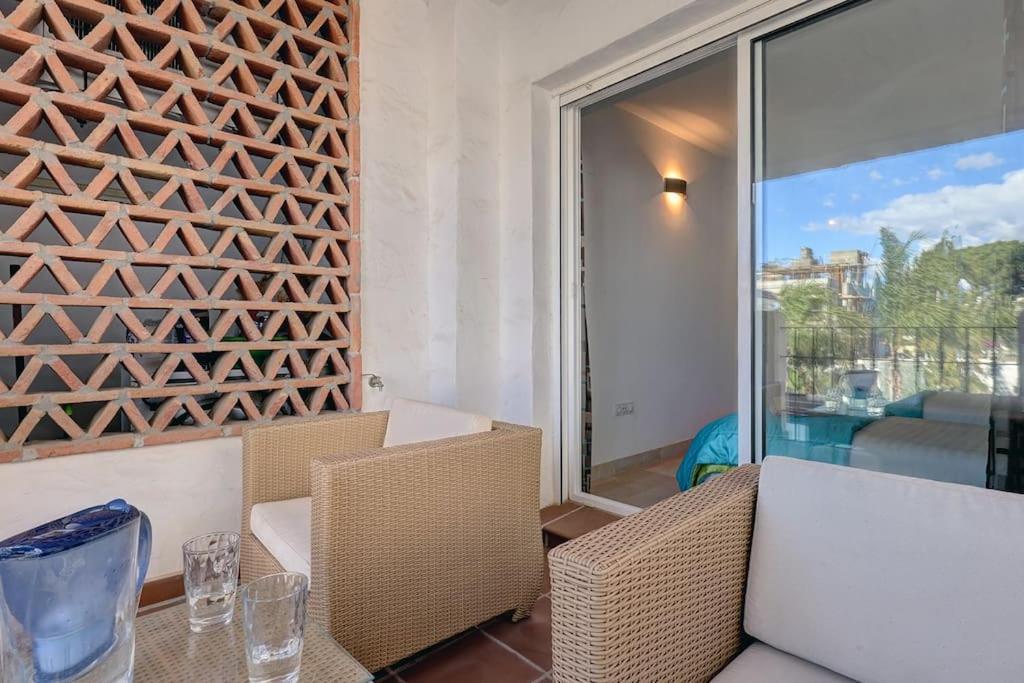 Modern 2-bedroom Flat Next To The Sea Apartment Marbella