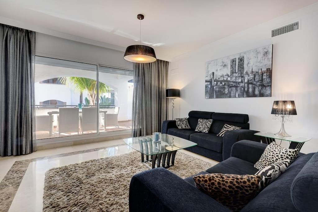 Modern 2-bedroom Flat Next To The Sea Apartment