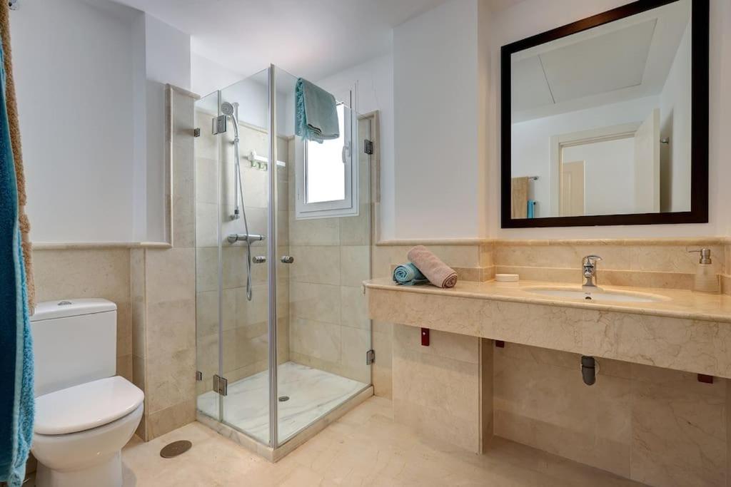 Apartment Modern 2-bedroom Flat Next To The Sea Marbella