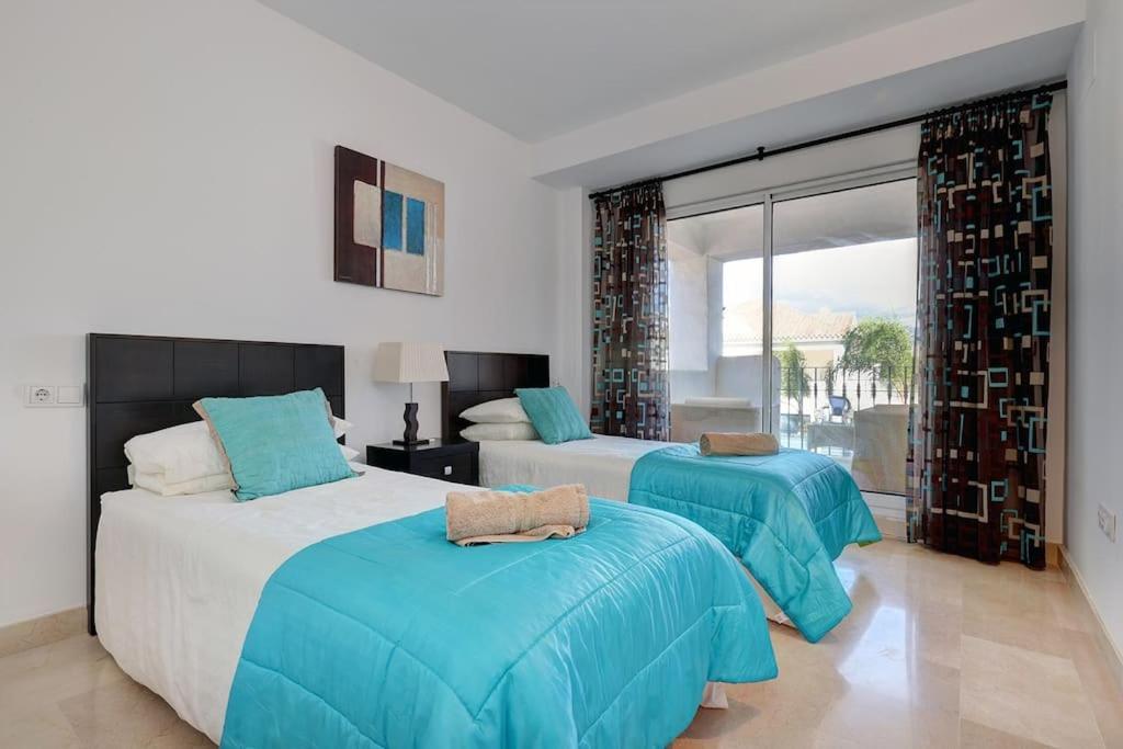 Modern 2-bedroom Flat Next To The Sea Marbella