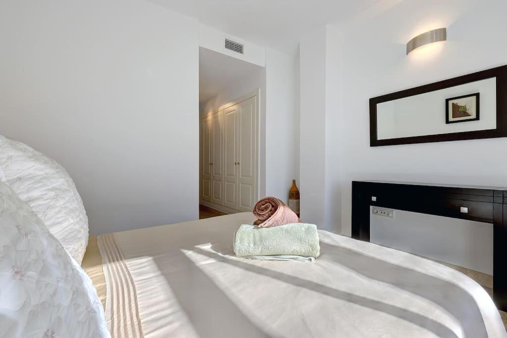 Modern 2-bedroom Flat Next To The Sea Apartment *